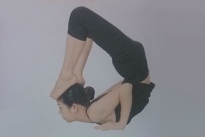 瑜伽體式-臉頰敬畏式