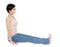 蝴蝶式-柔韌髖部，消除下肢水腫