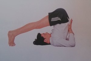 印度瑜伽倒立體式—肩倒立第一式