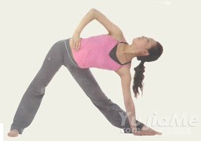 瑜伽體式-三角伸展式變化式三