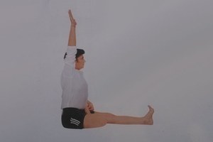 印度瑜伽前屈體式—半蓮花加強背部前屈伸展