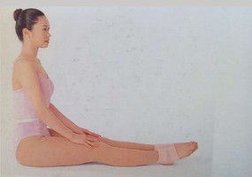 《美人瑜伽》吉祥式