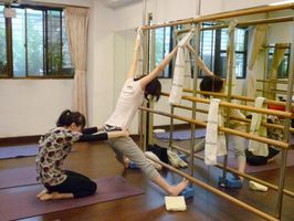 雙人把竿瑜伽-更多伸展，更好玩