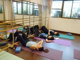 把竿瑜伽-輔助肩立式