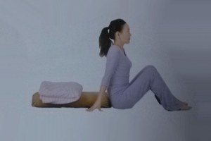 瑜伽祛病—瑜伽枕輔助挺屍式放鬆