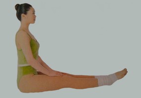 《美人瑜伽》瘦腰水瓶式