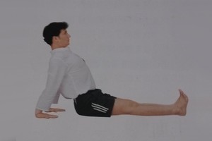 印度瑜伽美肩美臂—後仰支架式