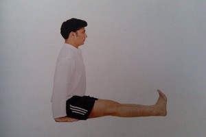 印度瑜伽美腹瑜伽—半蓮花加強背部前屈伸展