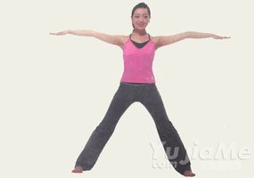 瑜伽體式-三角基本式