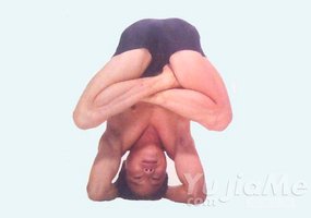 瑜伽體式-胎兒倒立式