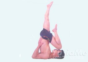 瑜伽體式-肩倒立第一式變化式三