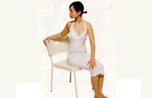 辦公室中午午休的瑜伽拉筋運動