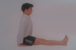 印度瑜伽坐姿體式—手杖式