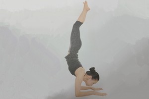 瑜伽體式-孔雀起舞式