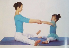 親子瑜伽-坐角式