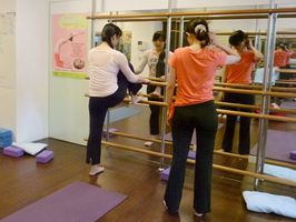 把竿瑜伽：弓箭式(拉弓)