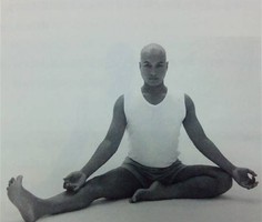 瑜伽百科-至善坐