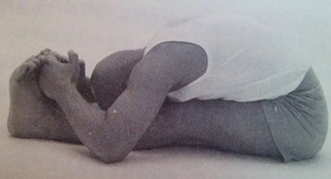 瑜伽百科-雙腿背部伸展式