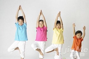 部分專家建議14歲以下兒童不適合練瑜伽