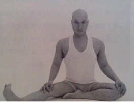 瑜伽百科-平衡坐（Samasans）