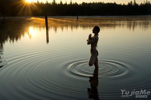 瑜伽冥想：水是駕馭壓力的生命智慧