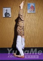 頭倒立對背部疼痛有很好的理療效果