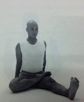 瑜伽百科-蓮花坐